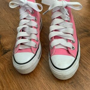 Women’s pink platform converse